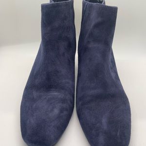 Women’s size 6 blue suede boots